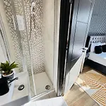 Holloway\'S House - No 37 - Bright & Cozy Escape Rooms