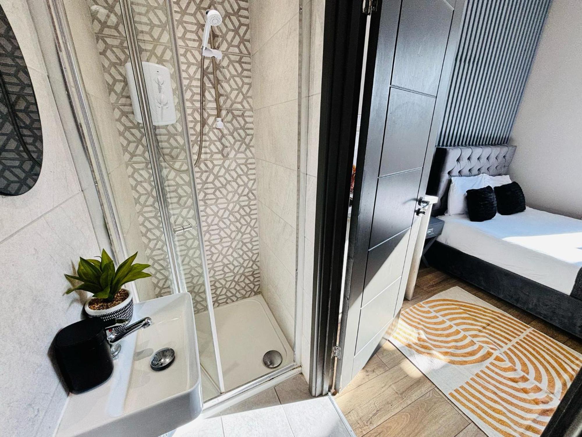 Holloway's House - No 37 - Bright & Cozy Escape London