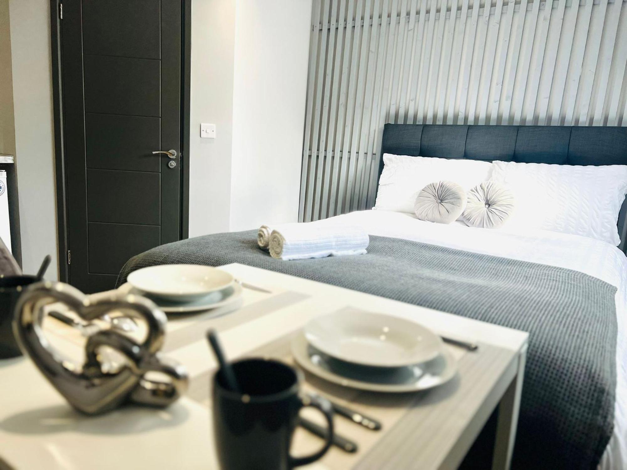 Holloway's House - No 37 - Bright & Cozy Escape