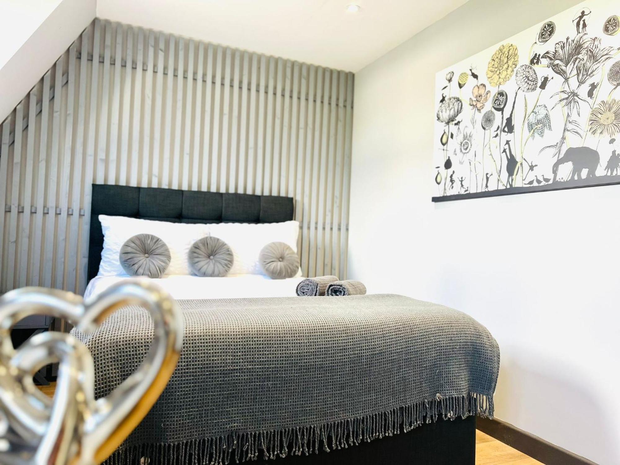 Holloway's House - No 37 - Bright & Cozy Escape Apartment