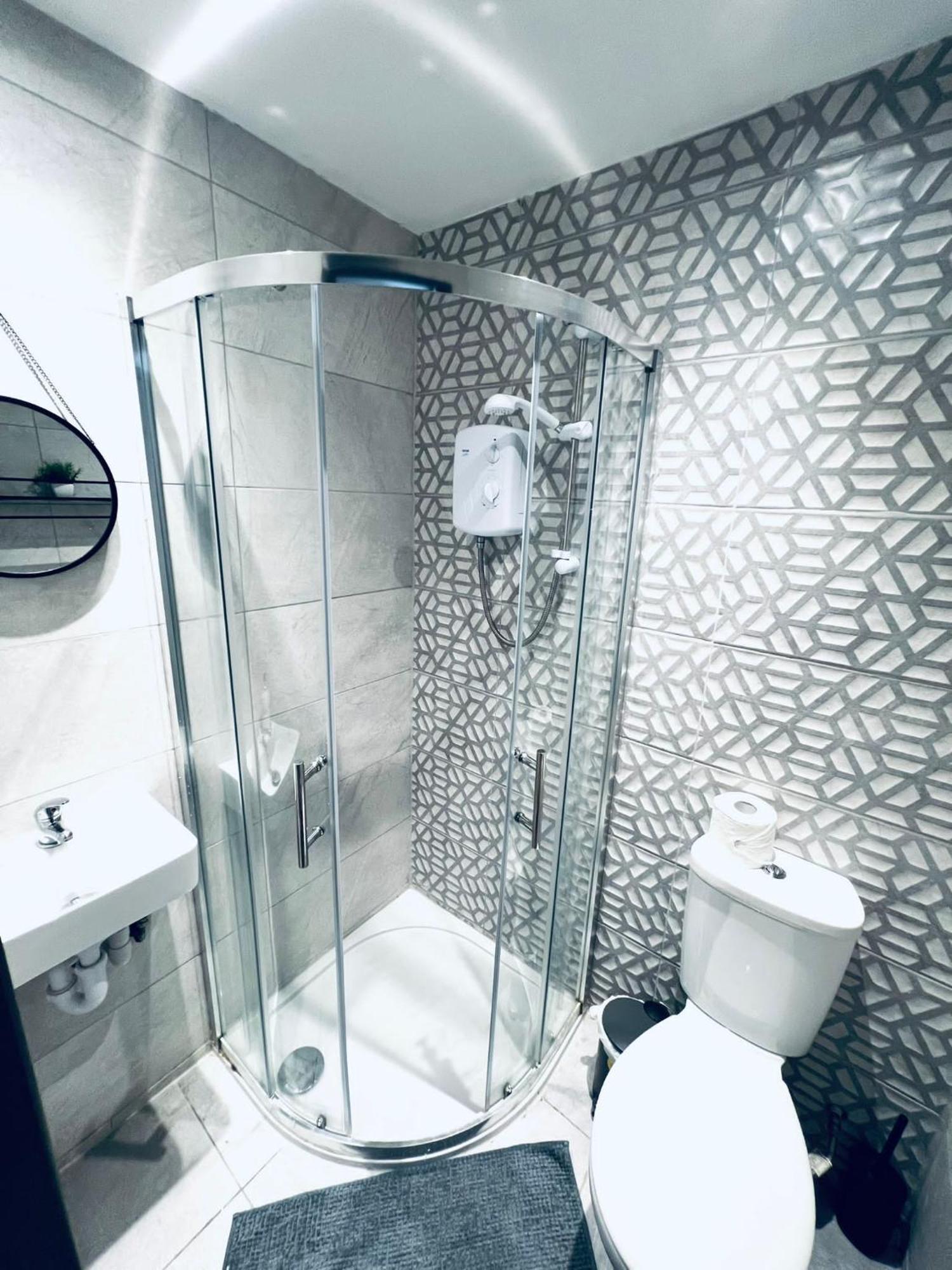 Holloway's House - No 37 - Bright & Cozy Escape Apartment London